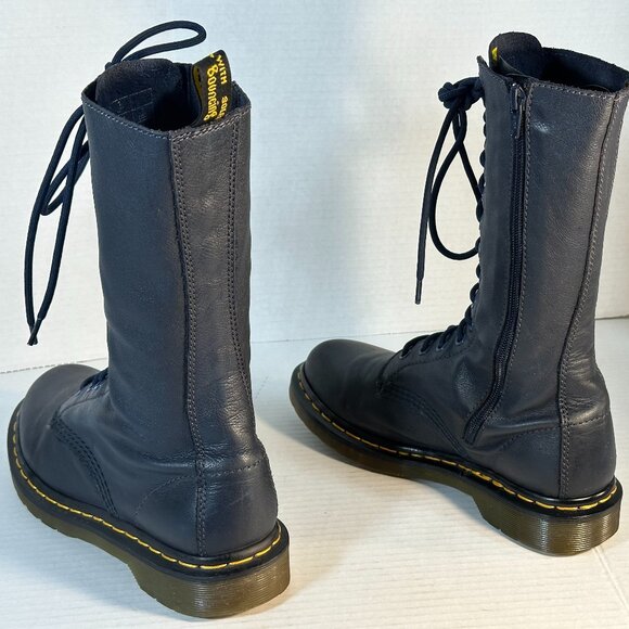 Ladies Size 7 Dr Martens tall boots - Picture 8 of 16